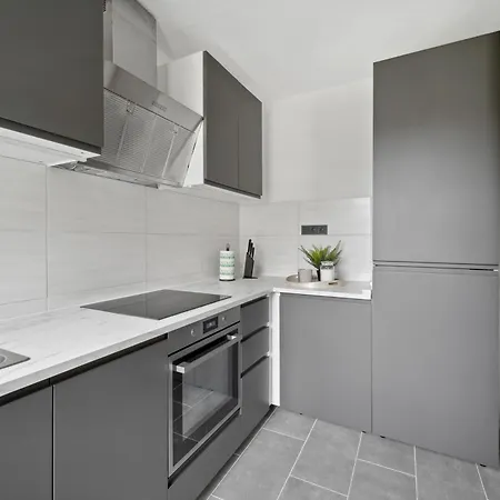 Modernes 4 Mit Brandneuer Einrichtung Apartment