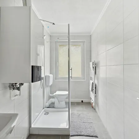 Modernes 4 Mit Brandneuer Einrichtung * Wuppertal