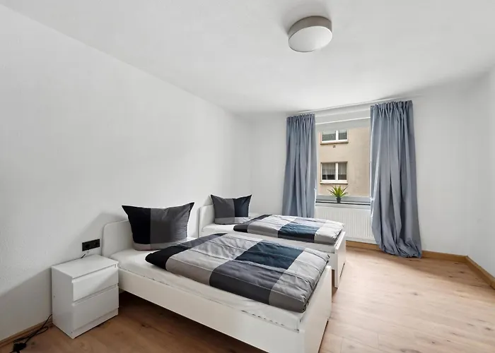 Modernes 4 Mit Brandneuer Einrichtung Appartement