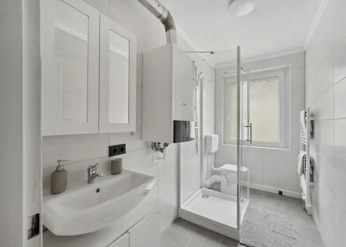 Modernes 4 Mit Brandneuer Einrichtung * Wuppertal