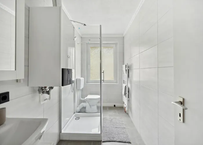 Modernes 4 Mit Brandneuer Einrichtung * Wuppertal